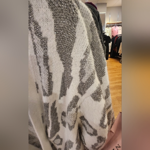 NWT shimmer leopard cardigan - Picture 3 of 10